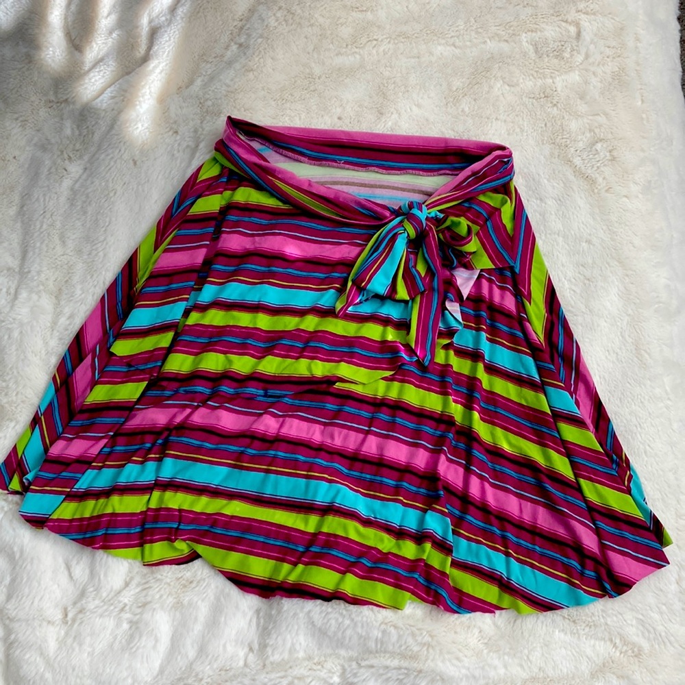 Striped silky knee-length skirt